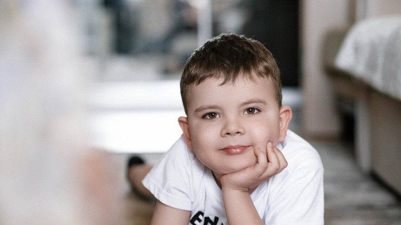 «Прилагаем все усилия, чтобы успеть»: как семьи детей с миодистрофией Дюшенна борются за доступ к лечению