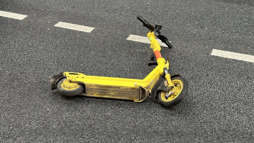 «Не поможет избежать наказания»: каким образом водители самокатов стараются скрыть несоблюдение ПДД и удаляют с СИМ номерные таблички