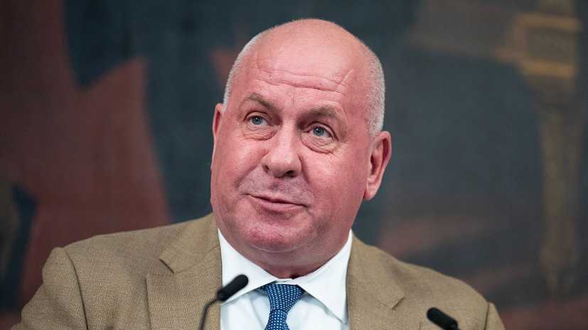 Обнаруженное в офисе конгрессмена Тейлора знамя США с нацистской символикой