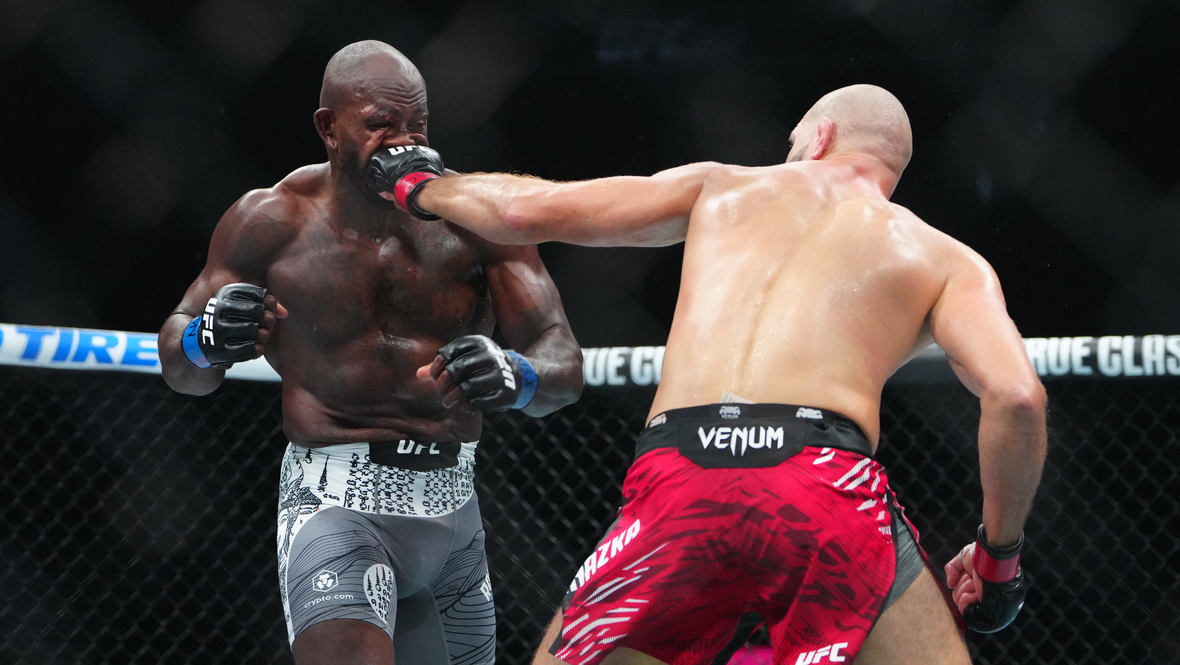 Иржи Прохазка одержал победу над Халилом Раунтри. Победный момент боя