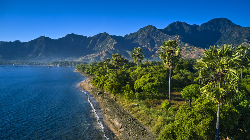 Падение метеорита в Яванском море близ Индонезии