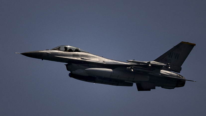 В Калифорнии во время учебного полёта разбился истребитель F-16