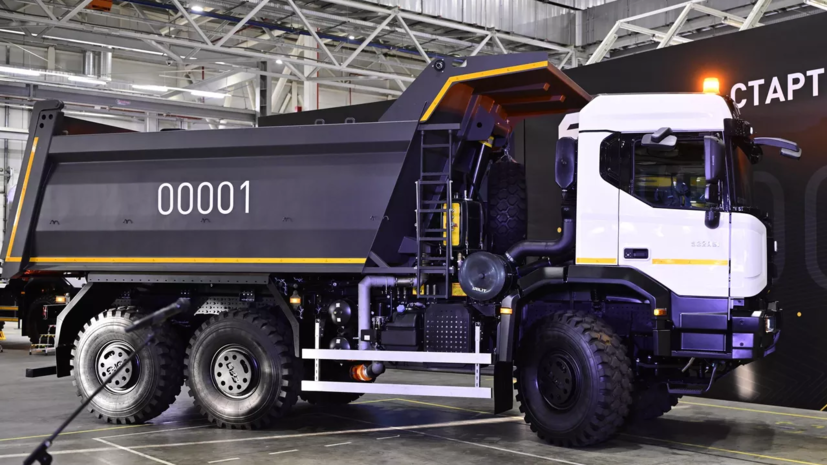 Налажен выпуск тяжелых грузовых машин БАЗ в Петербурге