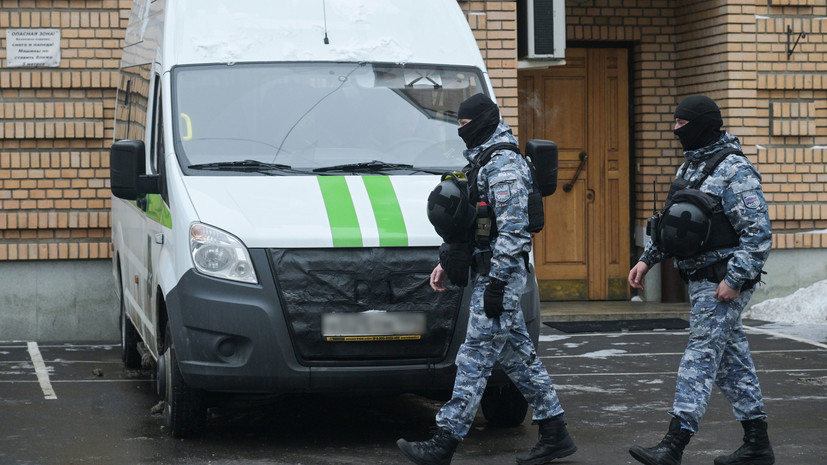 «В установленный законом срок»: судебные исполнители вручили ключи от апартаментов Долиной