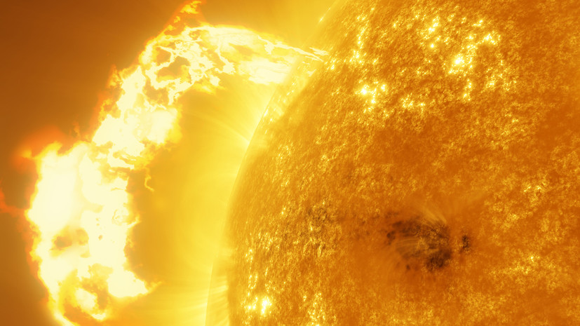 ИКИ РАН: на Солнце впервые за три недели произошла сильная вспышка
