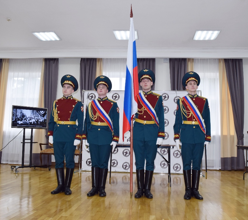 Рота почётного караула Северо-Западного округа войск национальной гвардии Российской Федерации в парадной форме