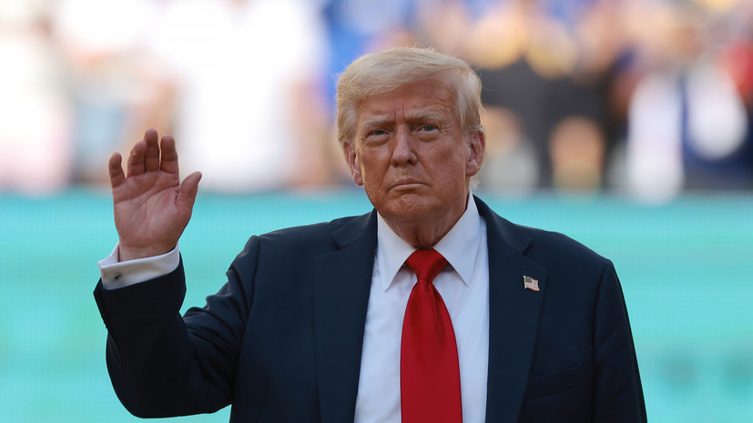 Daily Beast: на правой руке Трампа снова заметили синяк, покрытый косметикой