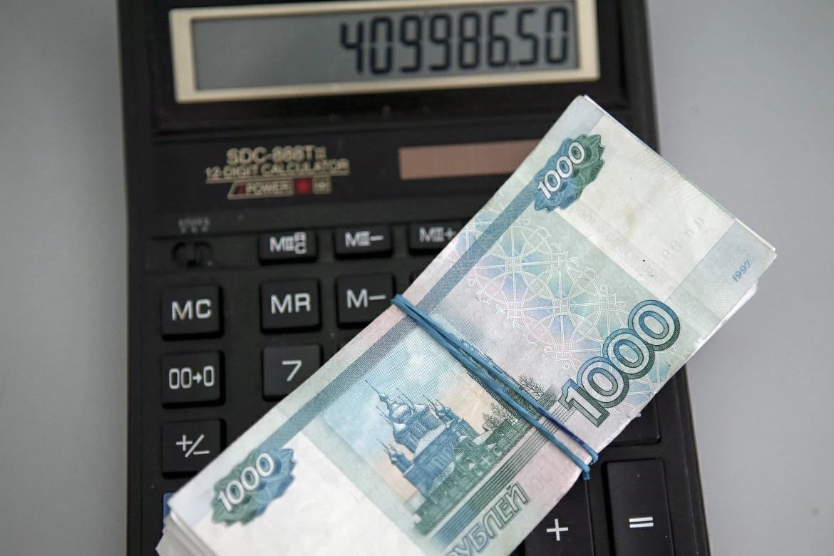 Двое мужчин задержаны за мошенничество с мебелью