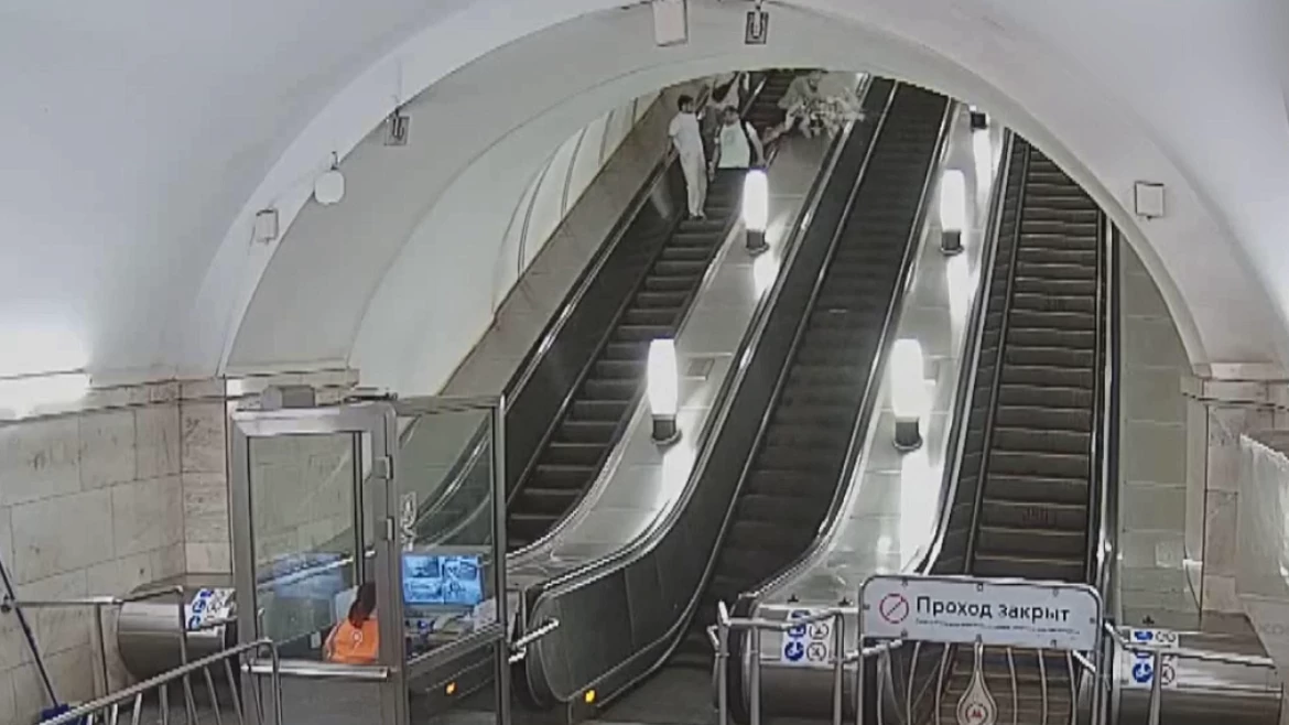 Полицейские задержали нарушителя в метро
