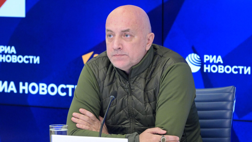Прилепин отметил, что давно не работает в МХАТе имени Горького