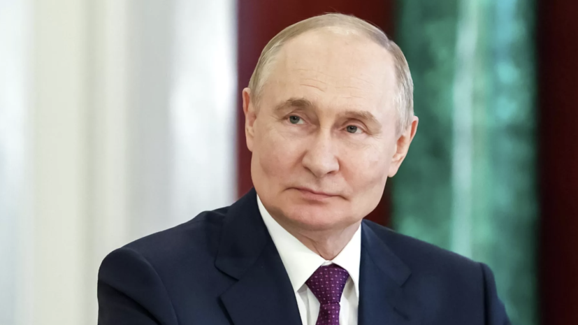 Путин на церемонии поднятия флага на подлодке «Князь Пожарский»