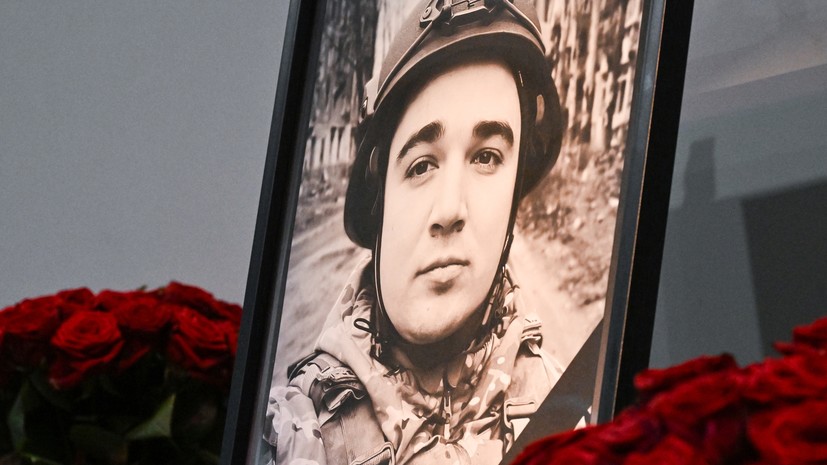 В Крыму открыли мурал в память о военкоре «Известий» Александре Федорчаке