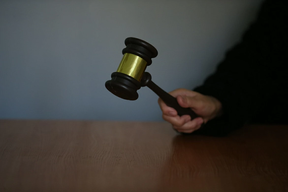 За присвоение почти 1,1 млн рублей к лишению свободы условно приговорена менеджер магазина в Красноярске