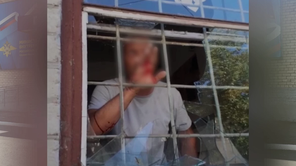 Запорожские правоохранители задержали мужчину при попытке самоподжога в помещении с горючим